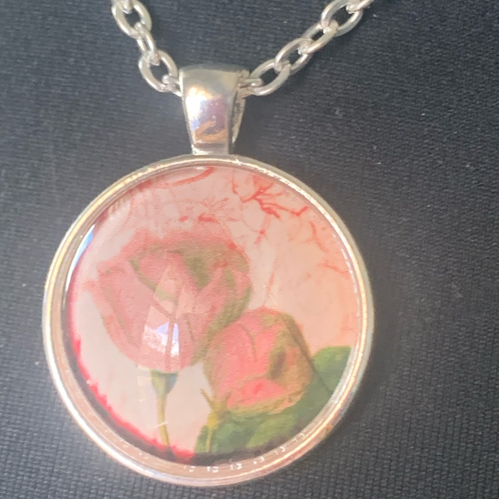 Necklace rose bud glass round pendant charm - Picture 2 of 7